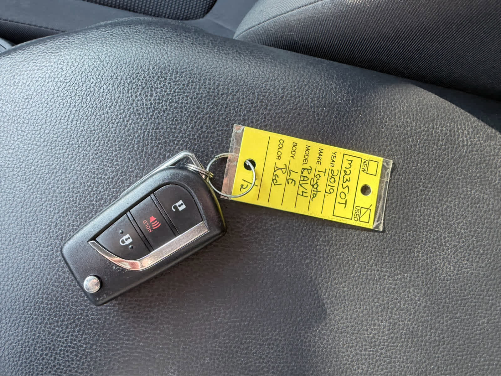 Used 2019 Toyota RAV4 LE image 32