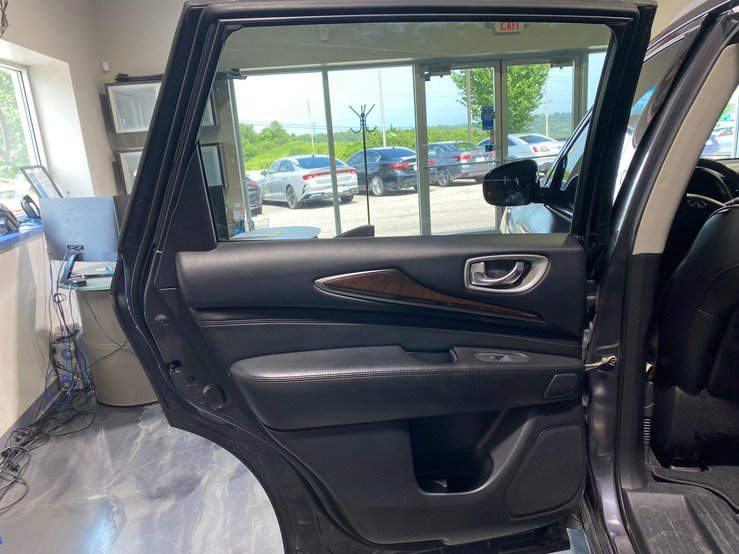 Used 2014 INFINITI QX60 AWD w/ Deluxe Touring Package image 13