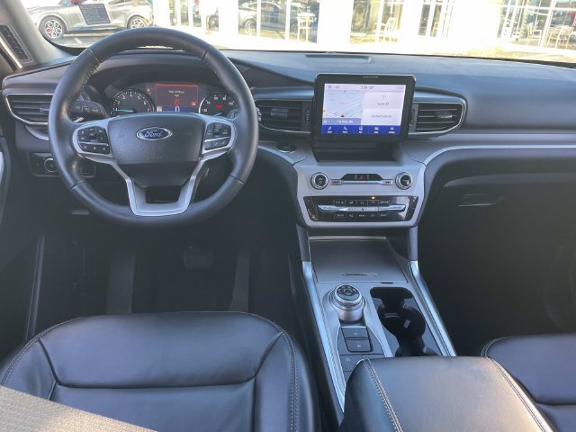 Used 2023 Ford Explorer XLT w/ Equipment Group 202A AWD/4WD image 19