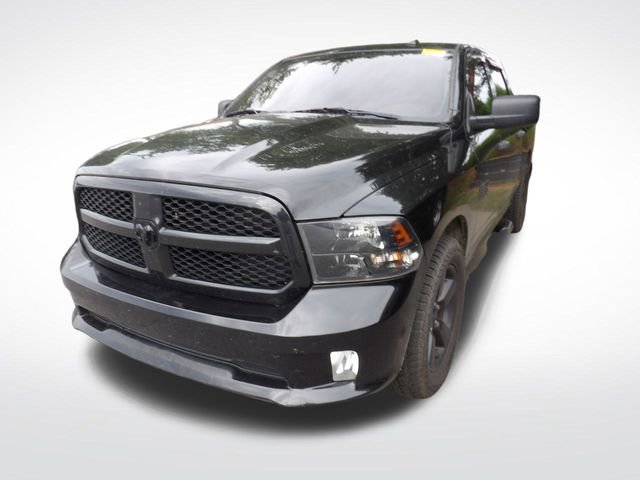 Used 2018 RAM 1500 Express w/ Black Ram 1500 Express Group RWD image 9