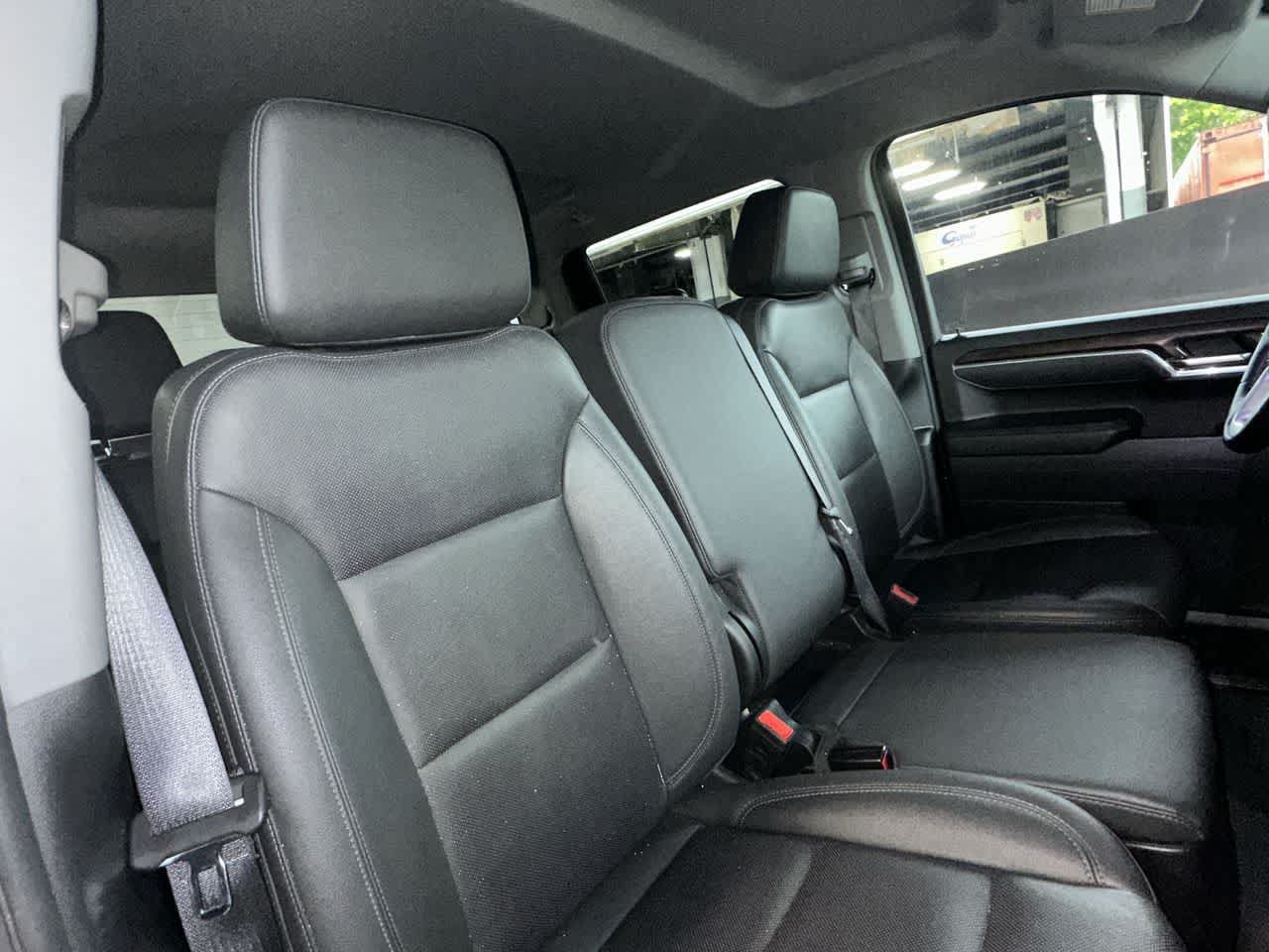 Used 2025 GMC Sierra 1500 SLT AWD/4WD image 27