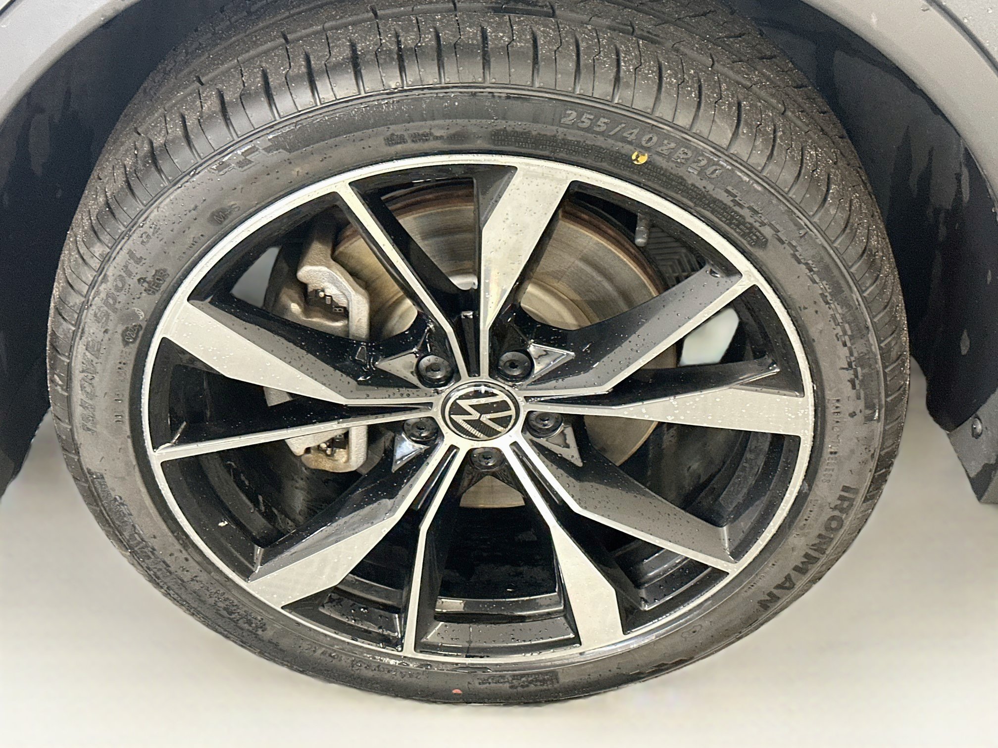 Used 2023 Volkswagen Tiguan SEL R-Line AWD/4WD image 37