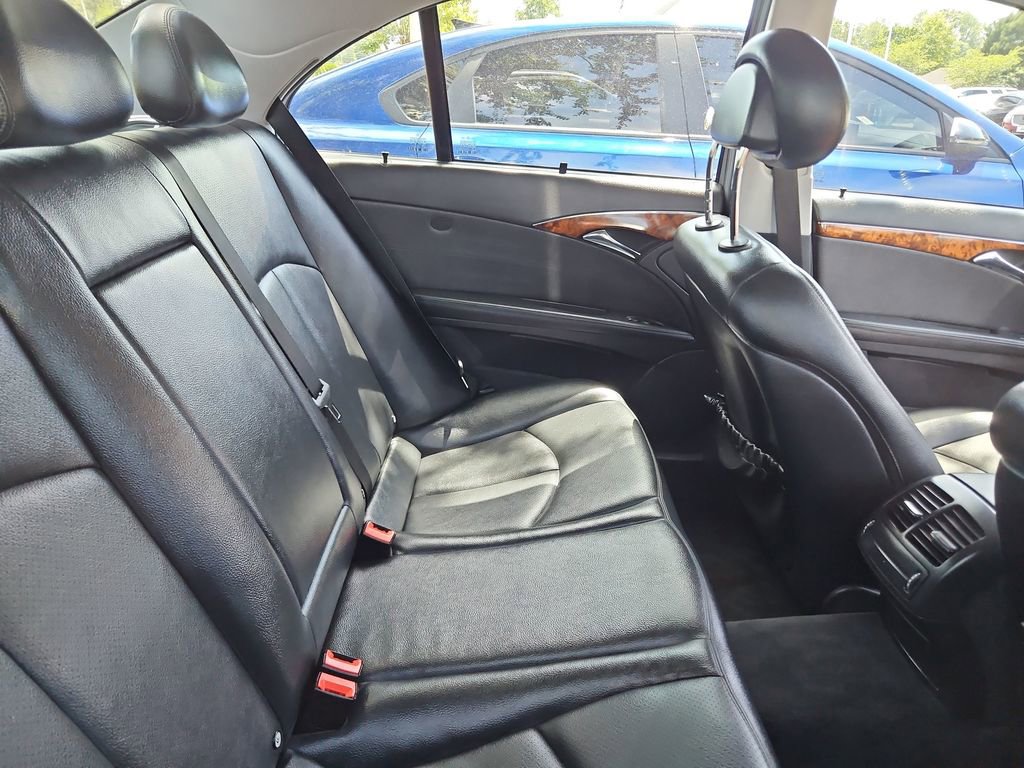 Used 2005 Mercedes-Benz E 320 4MATIC Sedan image 9