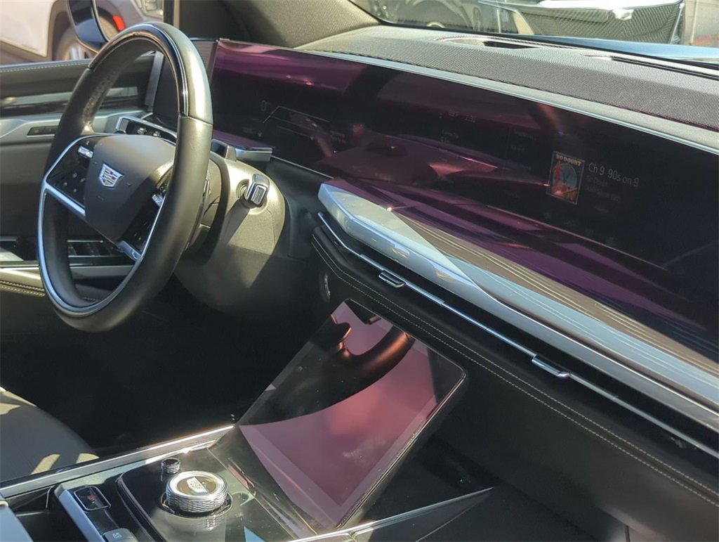 Certified 2025 Cadillac Escalade Sport w/ LPO, ONYX Package image 33