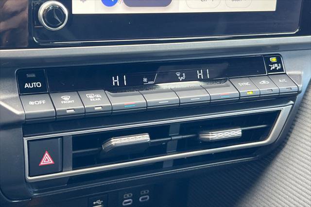 Certified 2026 Toyota Camry SE FWD image 21