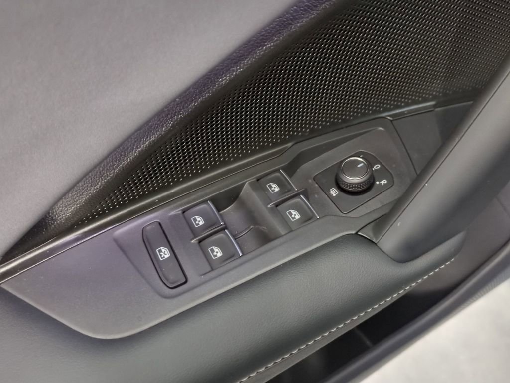 New 2026 Volkswagen Tiguan SE image 12