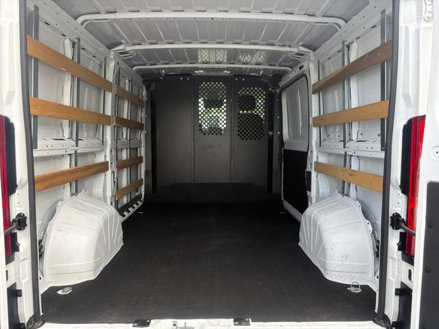 Used 2025 RAM ProMaster 2500 w/ U-Haul Equipment Group FWD image 17