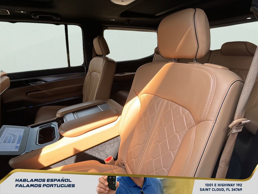 Used 2022 Jeep Grand Wagoneer Series III w/ HD Trailer Tow Package image 23