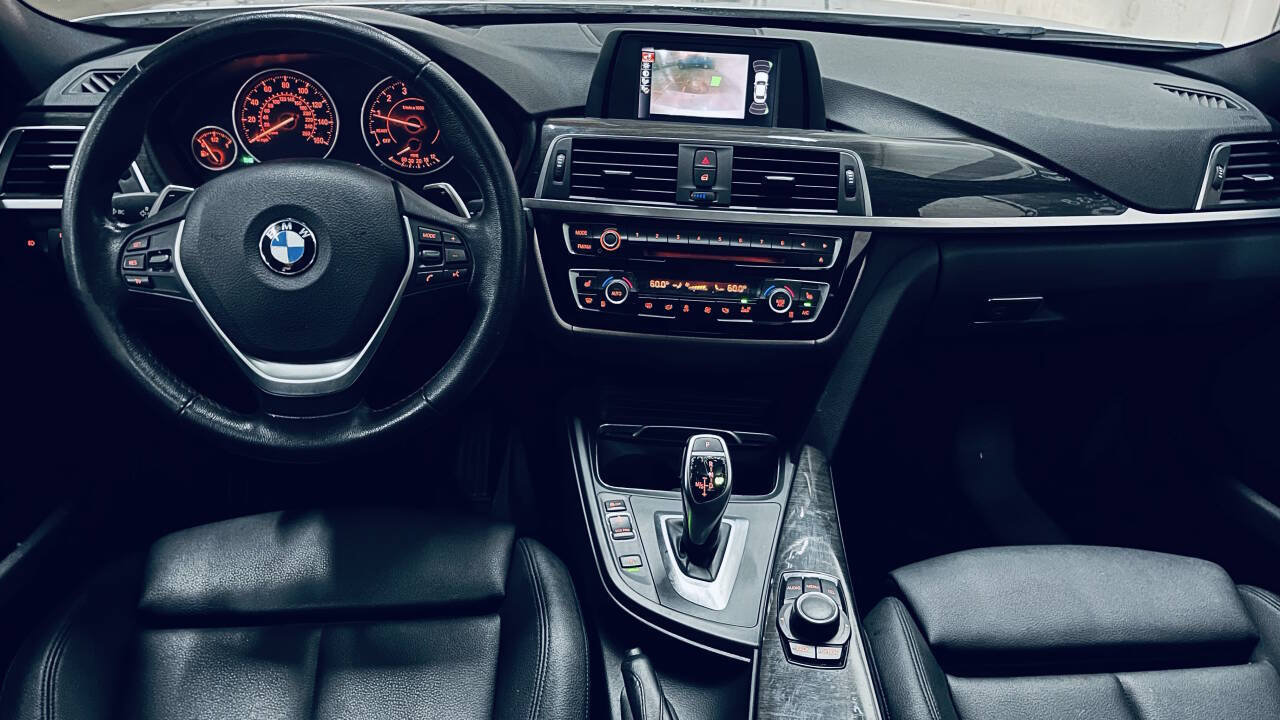 Used 2017 BMW 330i xDrive Sedan AWD/4WD image 25