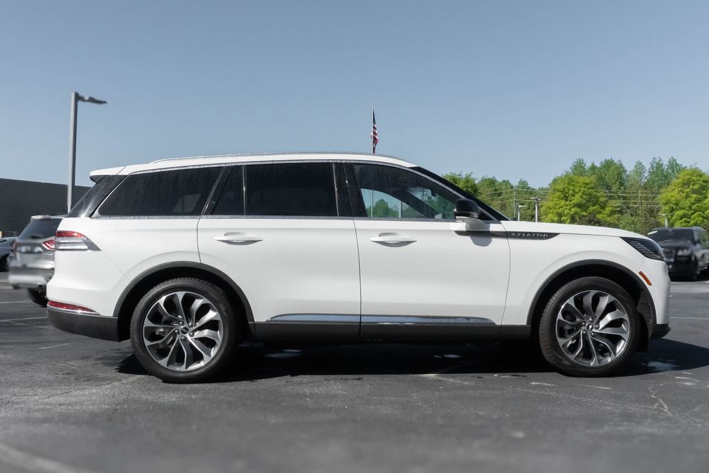 Used 2025 Lincoln Aviator Reserve w/ Illumination Package RWD image 12
