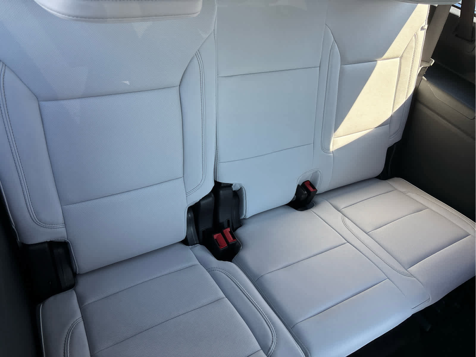 Certified 2025 Chevrolet Suburban Premier image 35