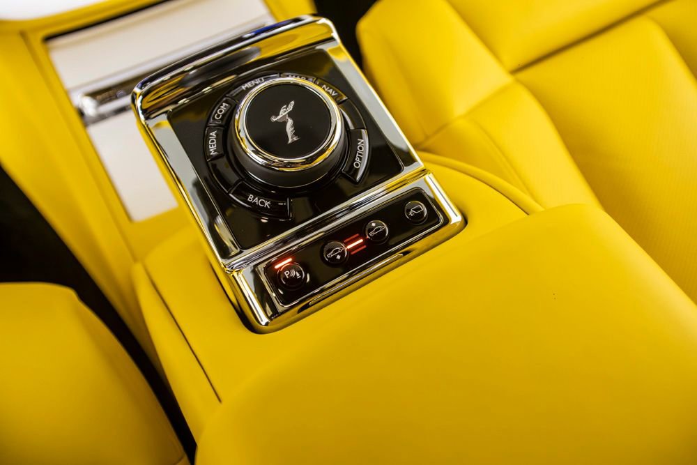 Used 2018 Rolls-Royce Phantom Sedan image 63