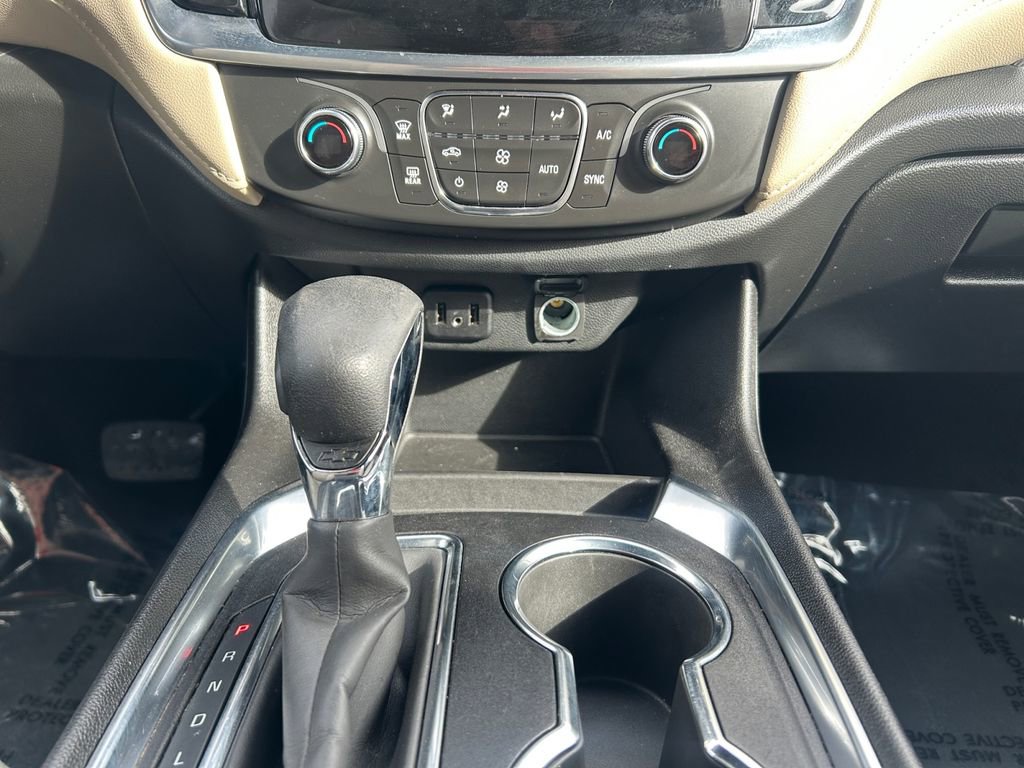 Used 2023 Chevrolet Traverse LS w/ Safety Package image 12