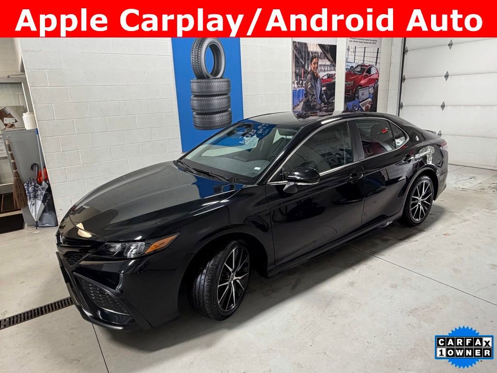 Used 2023 Toyota Camry SE image 4