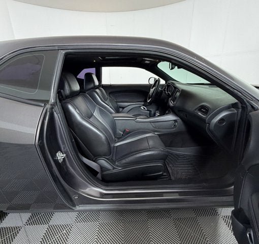 Used 2018 Dodge Challenger SXT Plus RWD image 5