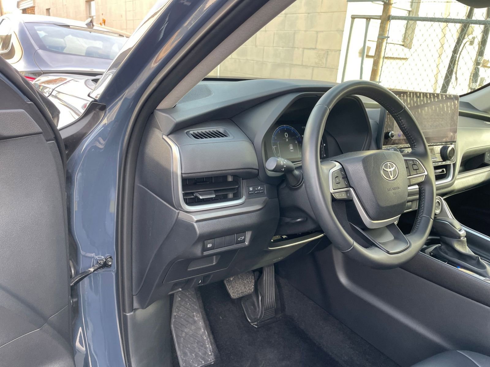 Used 2025 Toyota Grand Highlander FWD image 34