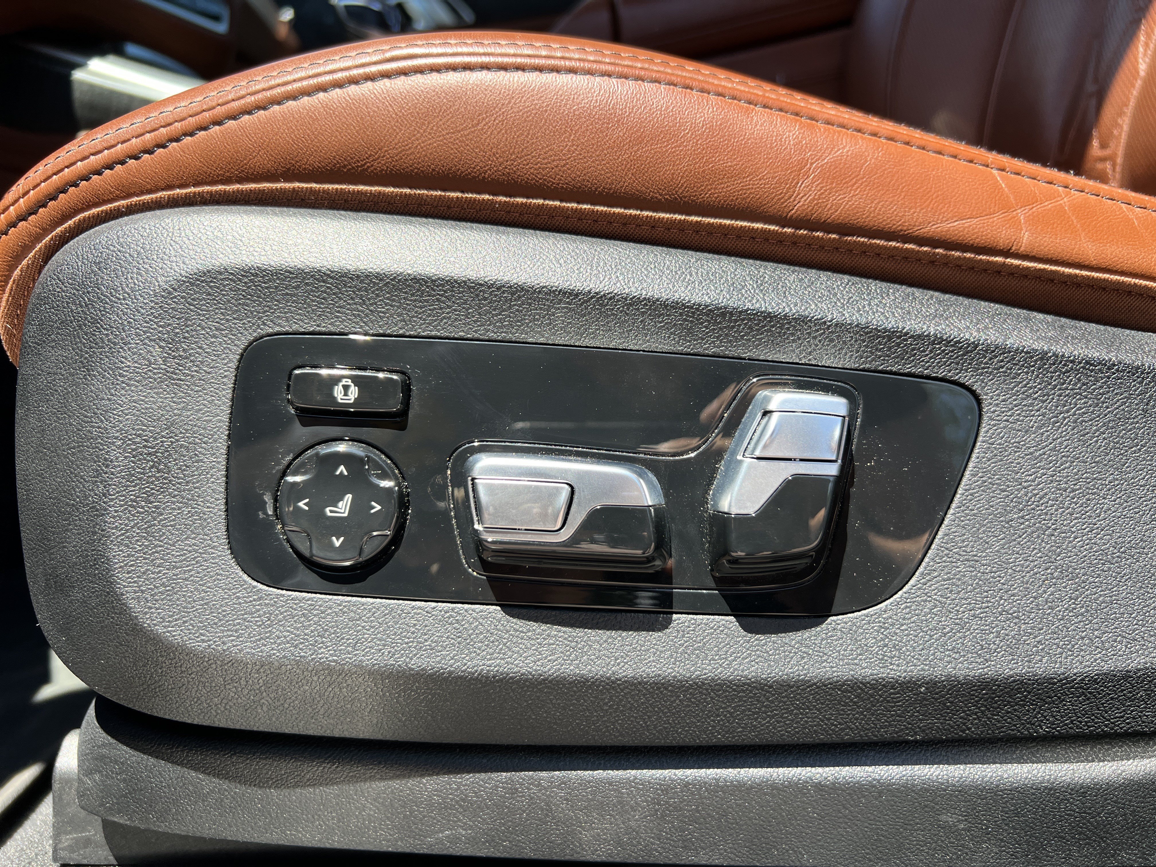 Certified 2024 BMW ALPINA XB7 AWD/4WD image 40