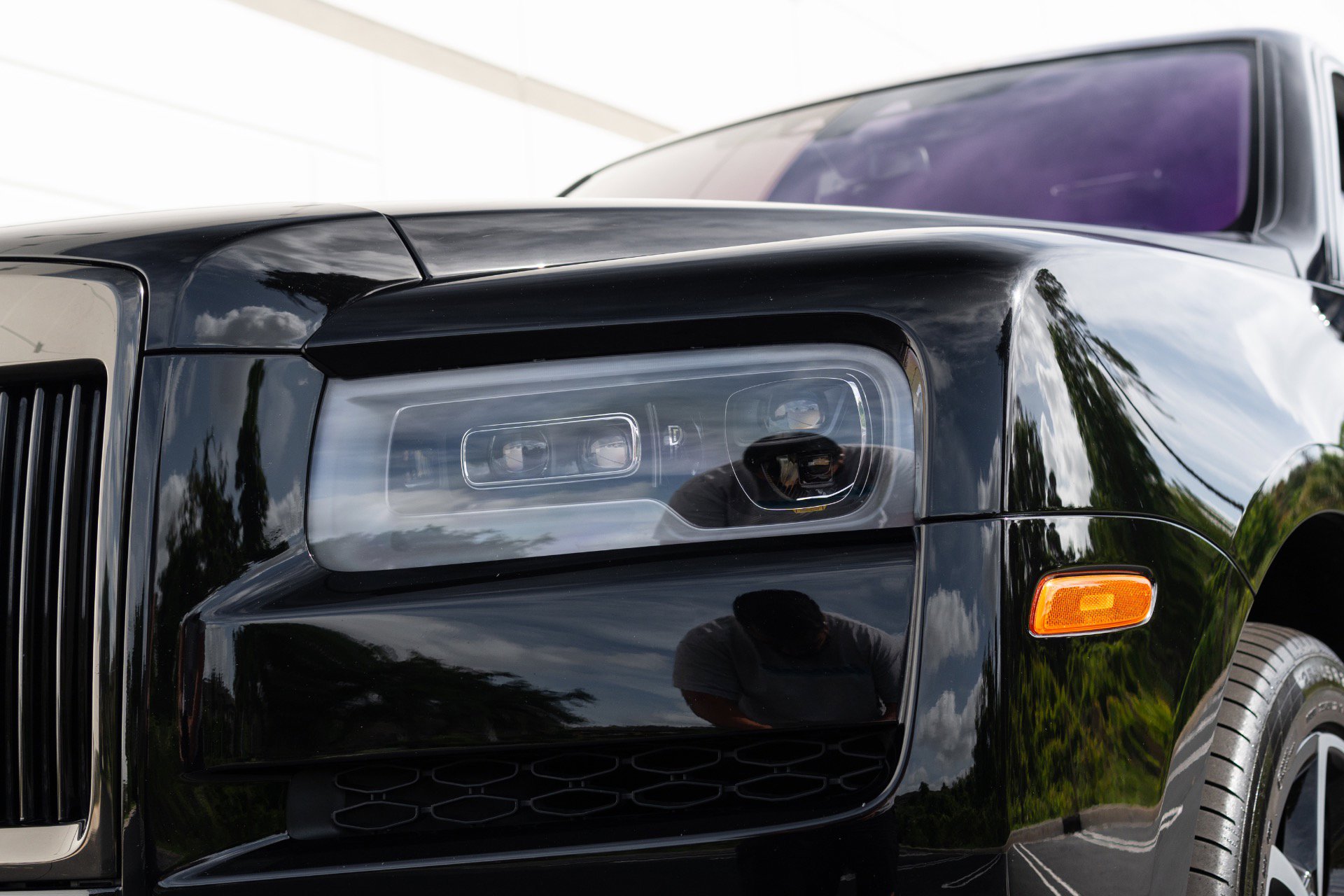 Used 2022 Rolls-Royce Cullinan Black Badge w/ Dark Exterior Package AWD/4WD image 23