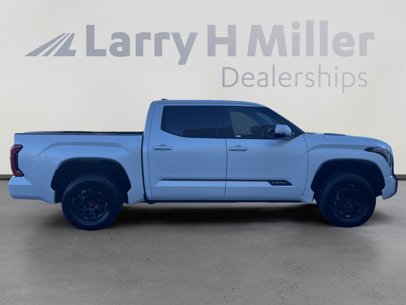 Used 2023 Toyota Tundra Platinum w/ Advanced Package image 6