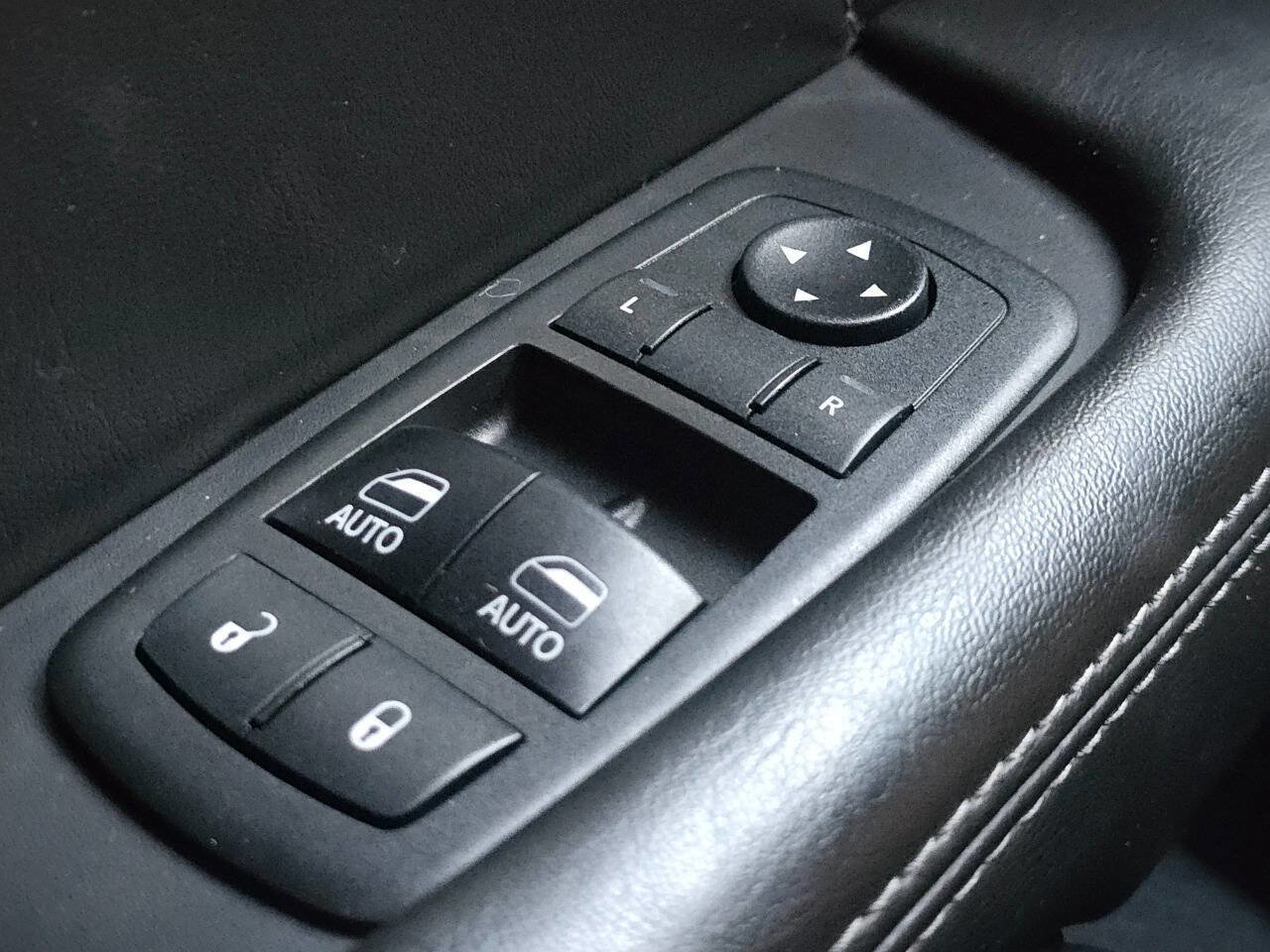 Used 2018 Dodge Challenger GT image 23