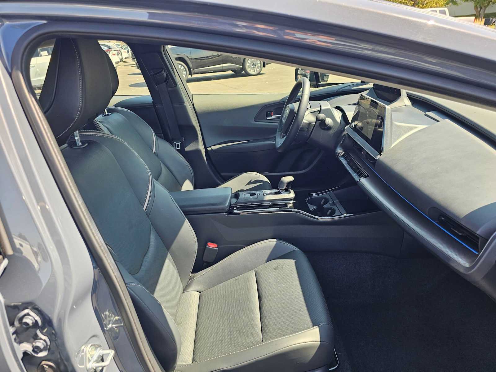 Certified 2026 Toyota Prius XLE FWD image 10