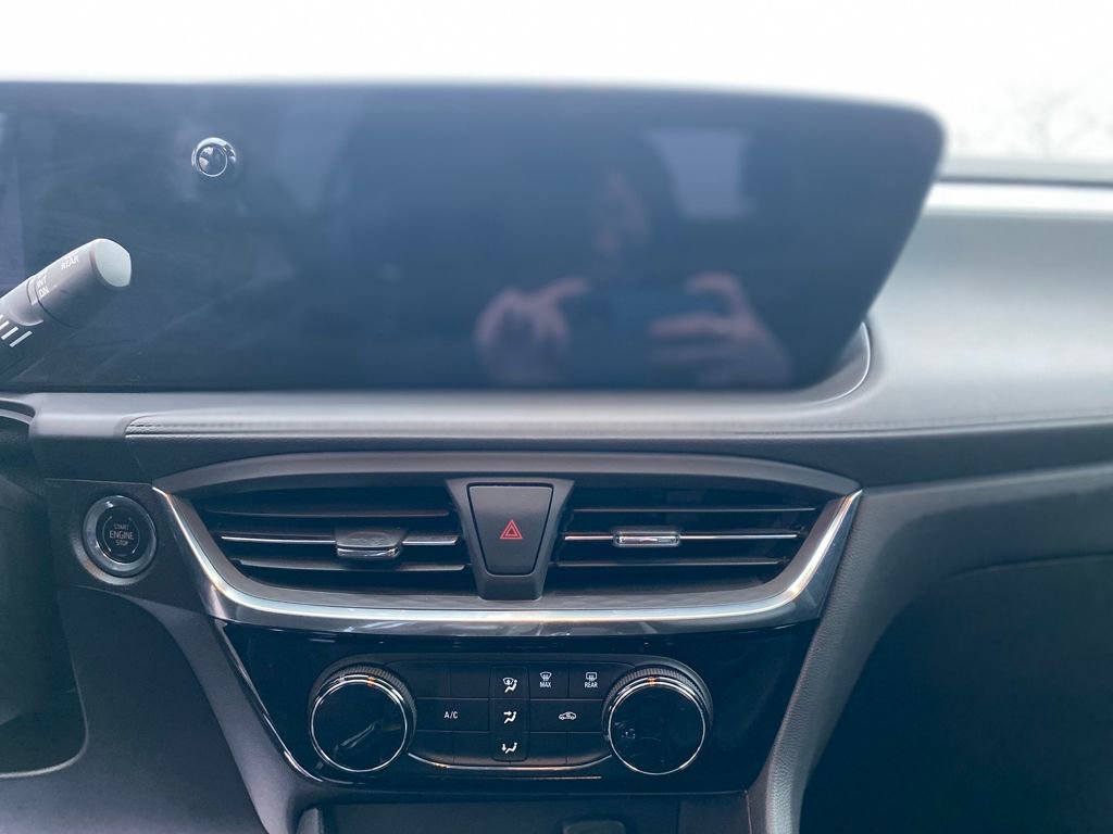 Used 2024 Buick Encore GX Sport Touring image 25