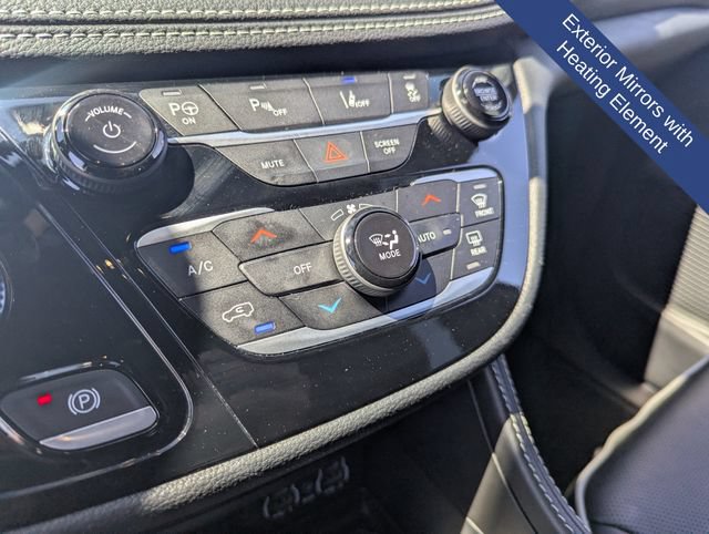 Used 2025 Chrysler Pacifica Premium FWD image 33
