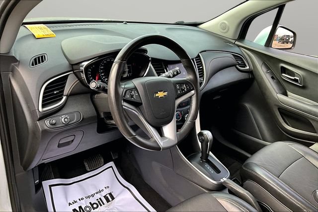 Used 2020 Chevrolet Trax LT w/ LT Convenience Package AWD/4WD image 14