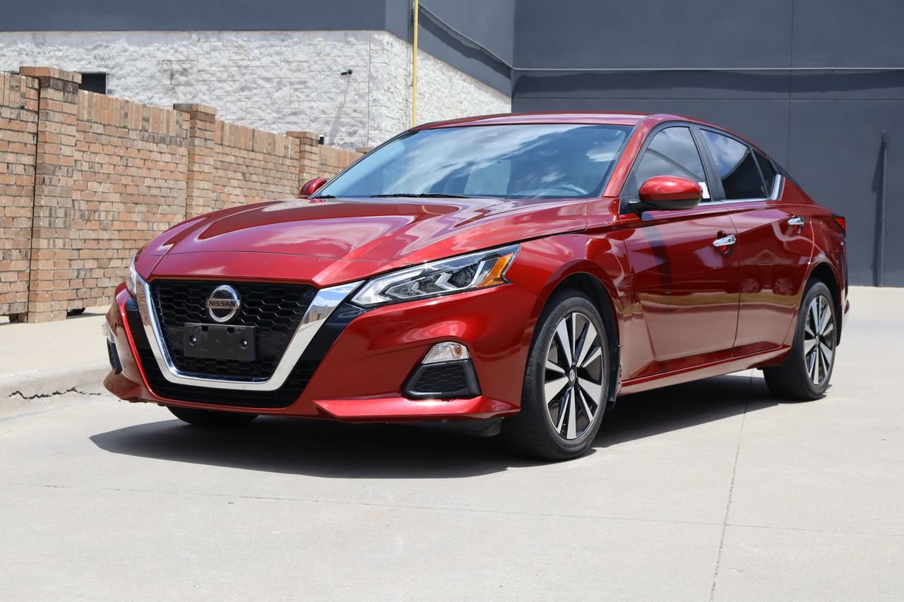 Used 2022 Nissan Altima 2.5 SV AWD/4WD image 2