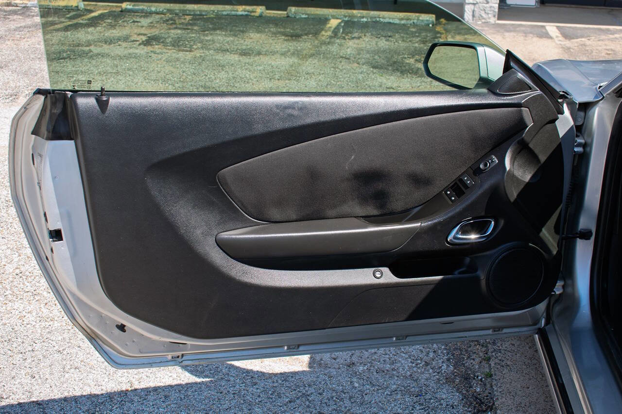 Used 2014 Chevrolet Camaro LT RWD image 11