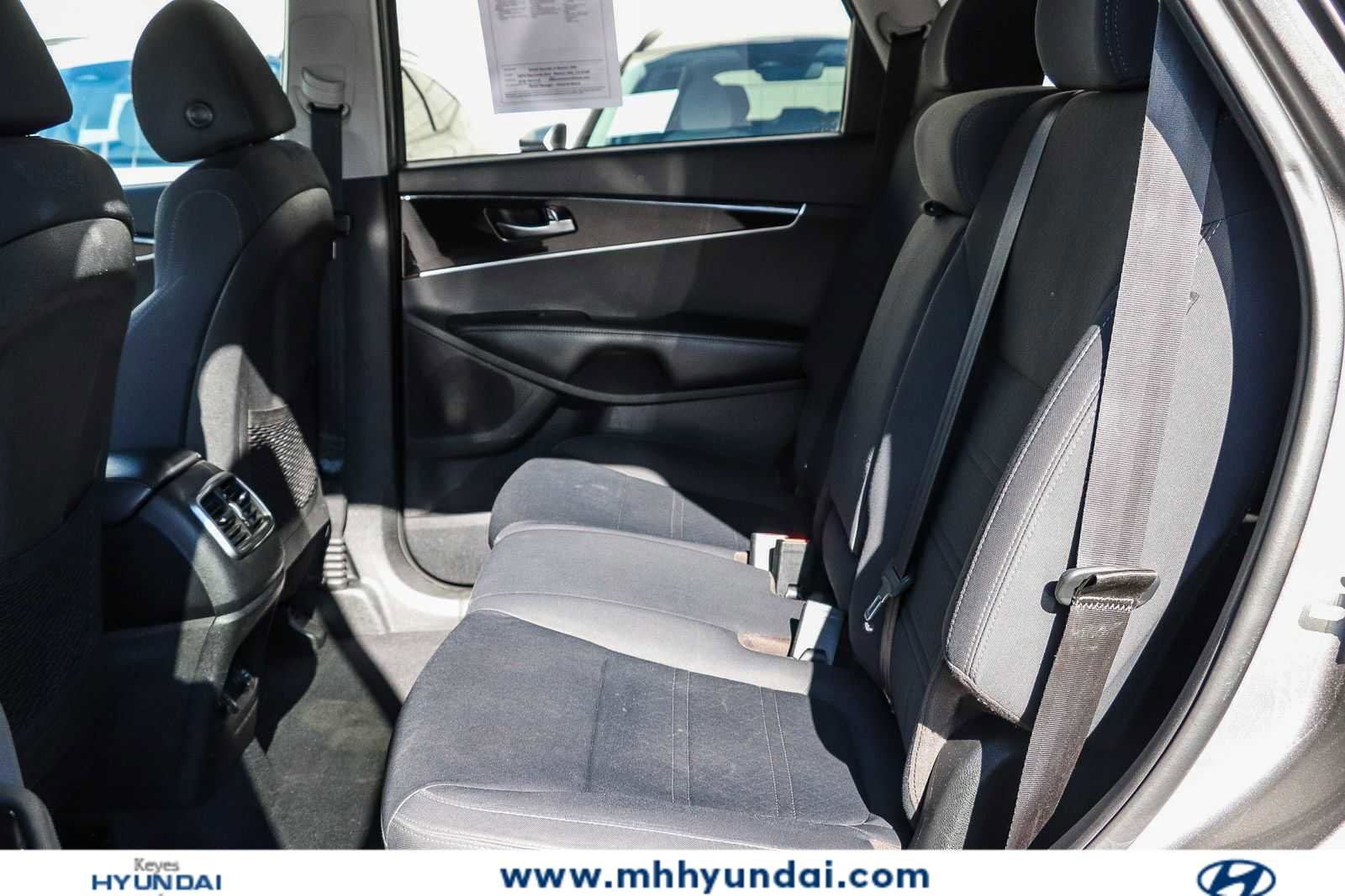 Used 2019 Kia Sorento LX FWD image 18