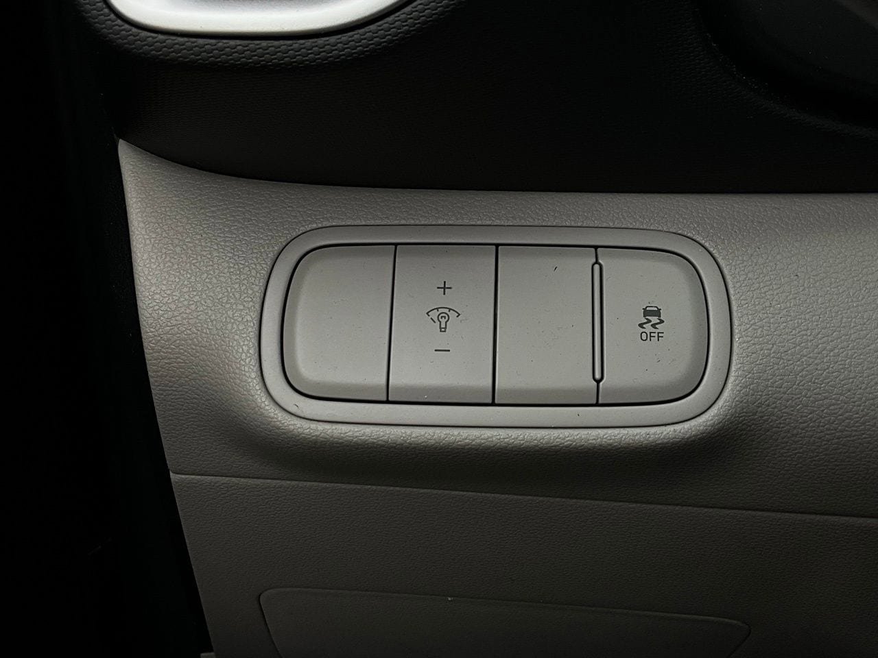 Used 2025 Hyundai Venue SEL image 22