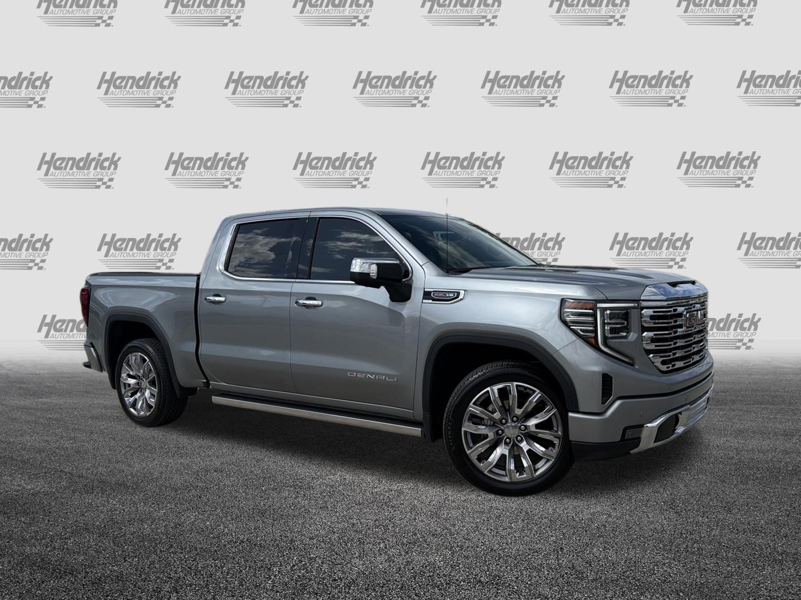 Used 2025 GMC Sierra 1500 Denali AWD/4WD image 2