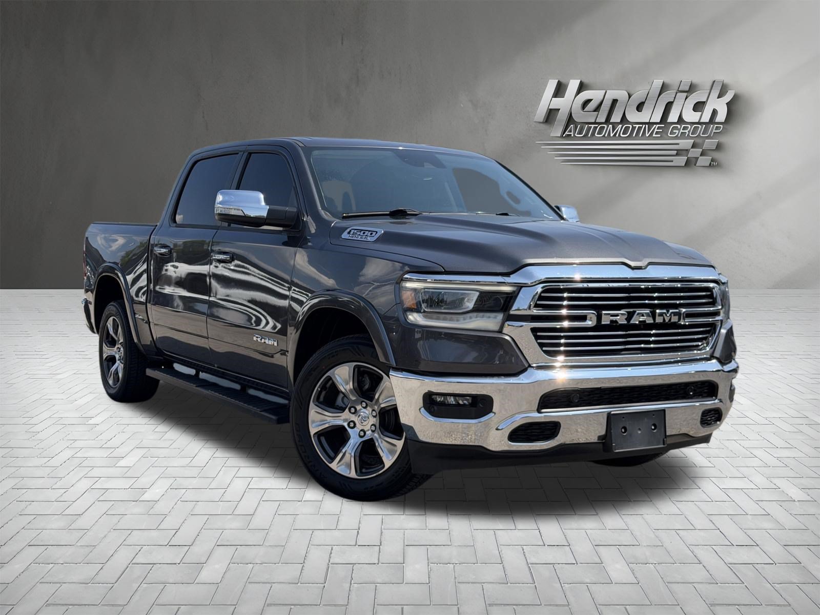 Used 2022 RAM 1500 Laramie AWD/4WD image 2