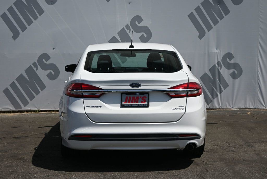 Used 2017 Ford Fusion SE FWD image 5