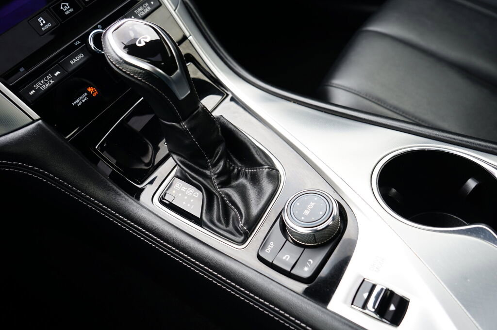 Used 2017 INFINITI Q60 3.0t image 19