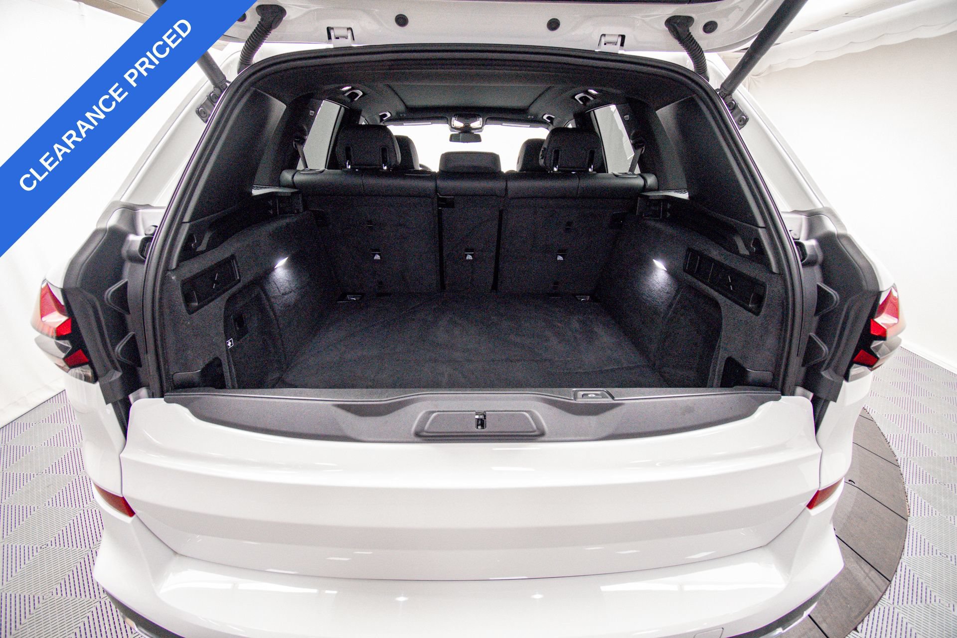 Used 2024 BMW X5 xDrive40i w/ M Sport Package AWD/4WD image 35