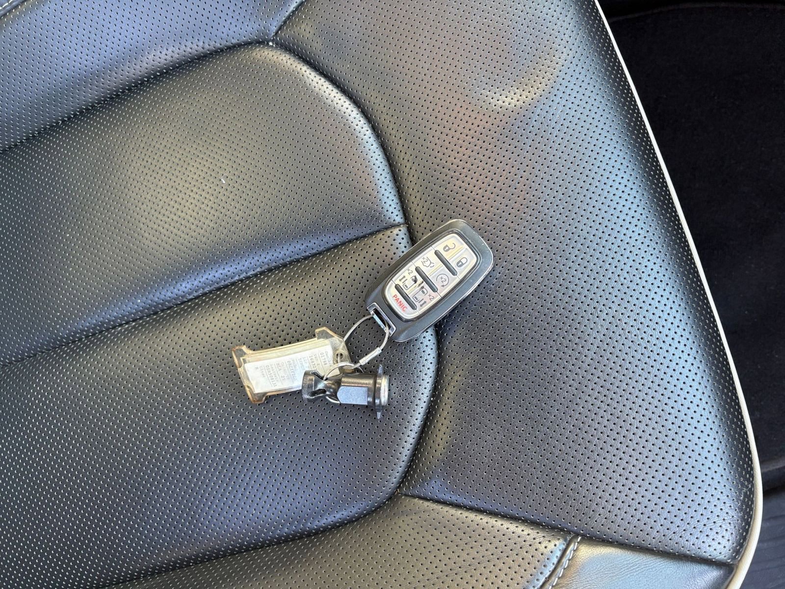 Used 2025 Chrysler Pacifica Limited image 22