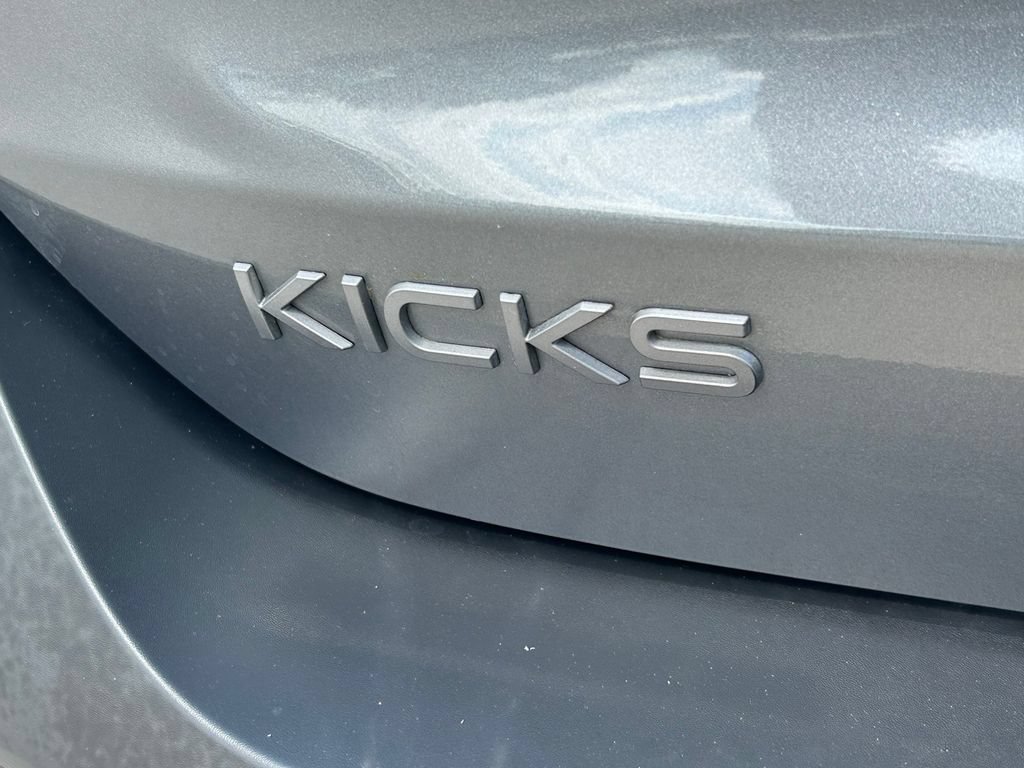 Used 2025 Nissan Kicks SV w/ Charging Package FWD image 12