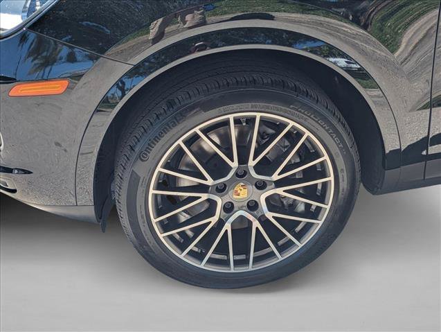 Used 2023 Porsche Cayenne AWD/4WD image 25