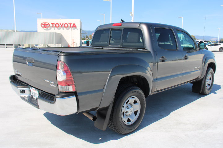 Used 2014 Toyota Tacoma PreRunner w/ SR5 Package RWD image 3