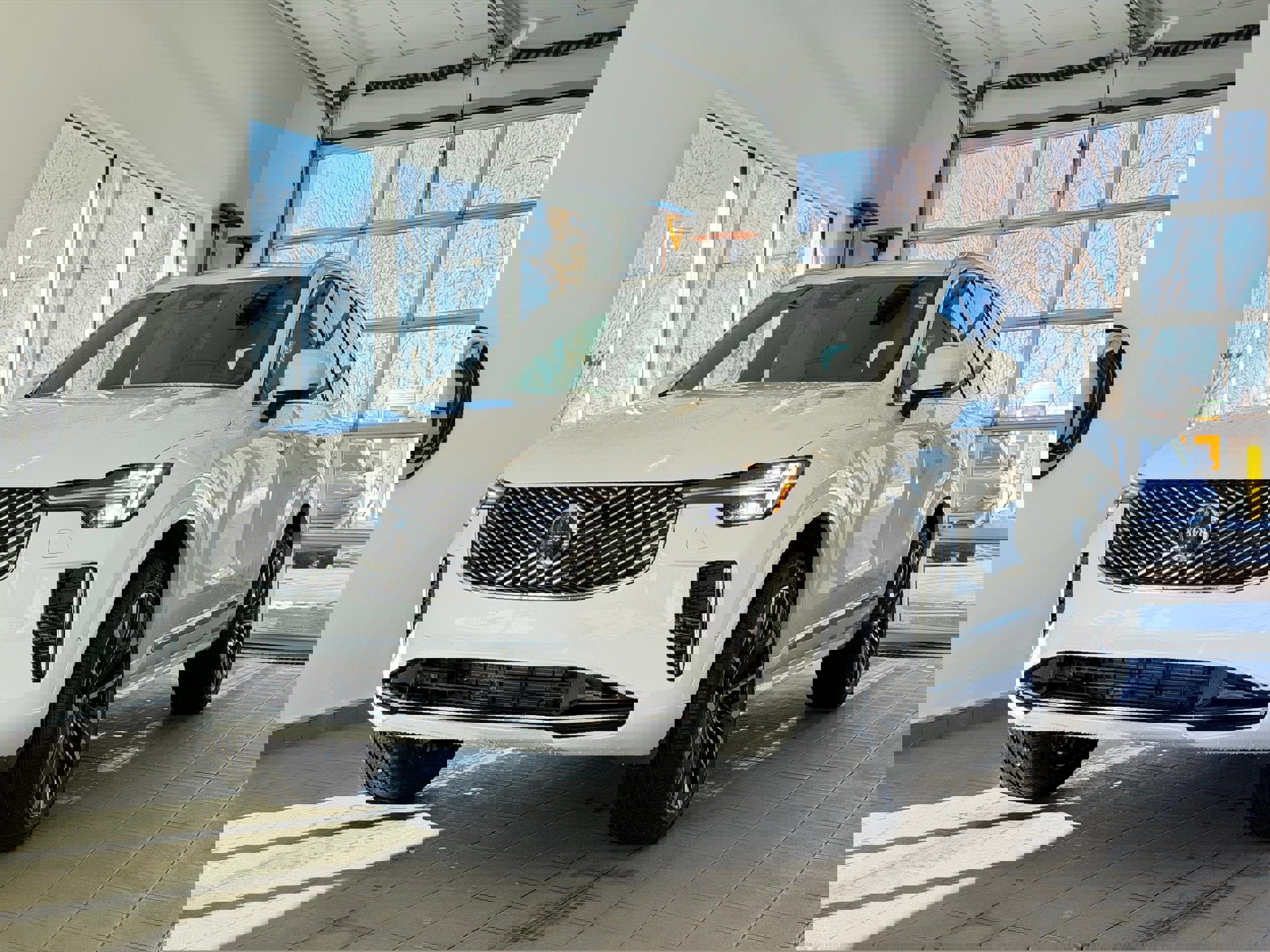 New 2026 Volvo XC90 B6 Plus w/ Protection Package Premier image 2