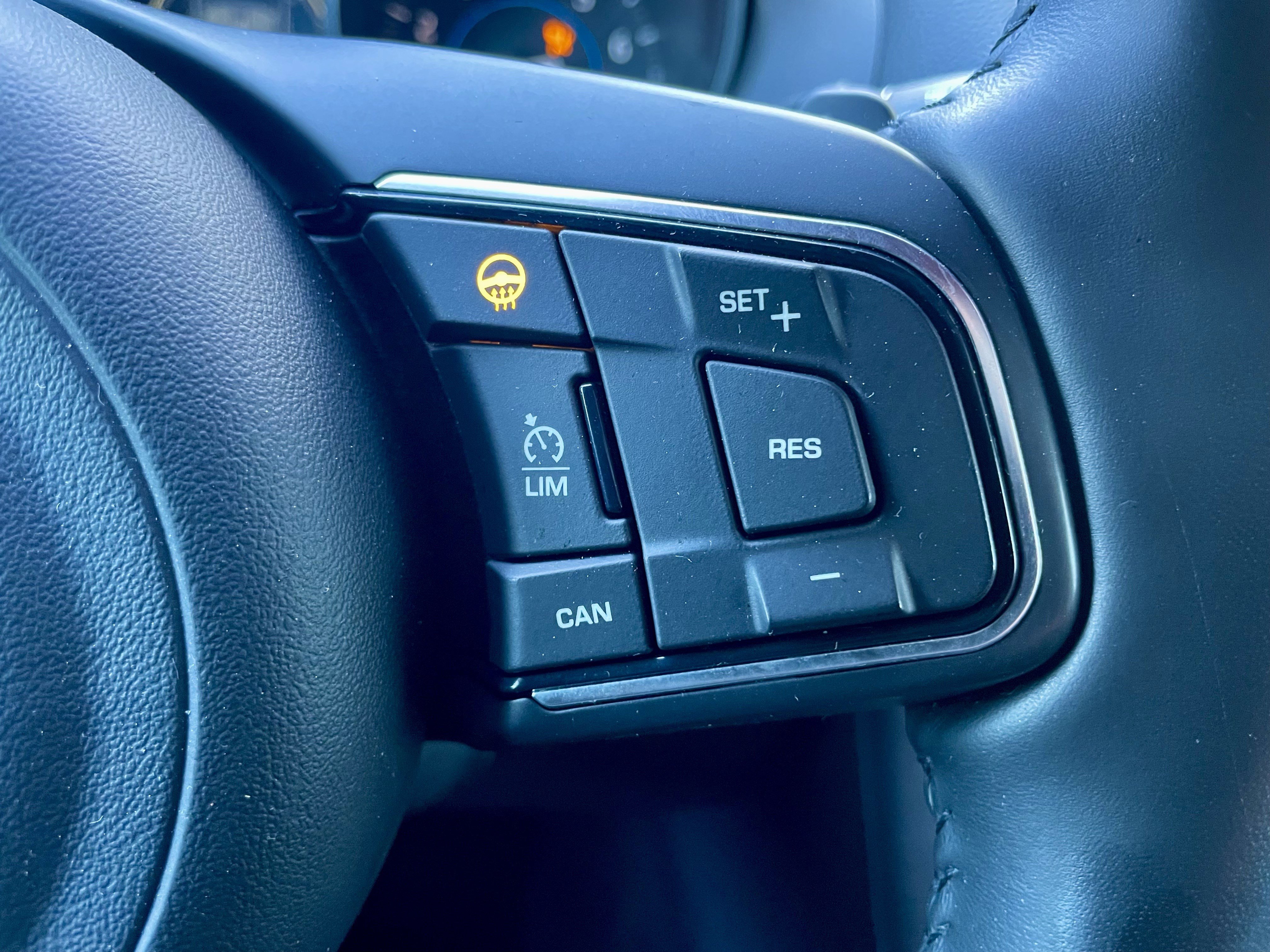 Used 2018 Jaguar F-PACE Premium image 22