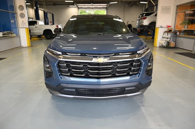 Used 2026 Chevrolet Equinox LT w/ Convenience Package II FWD image 2