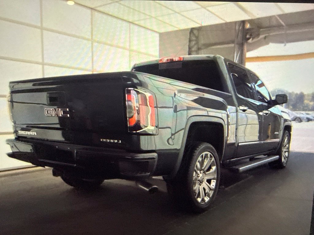 Used 2018 GMC Sierra 1500 Denali w/ Denali Ultimate Package AWD/4WD image 2