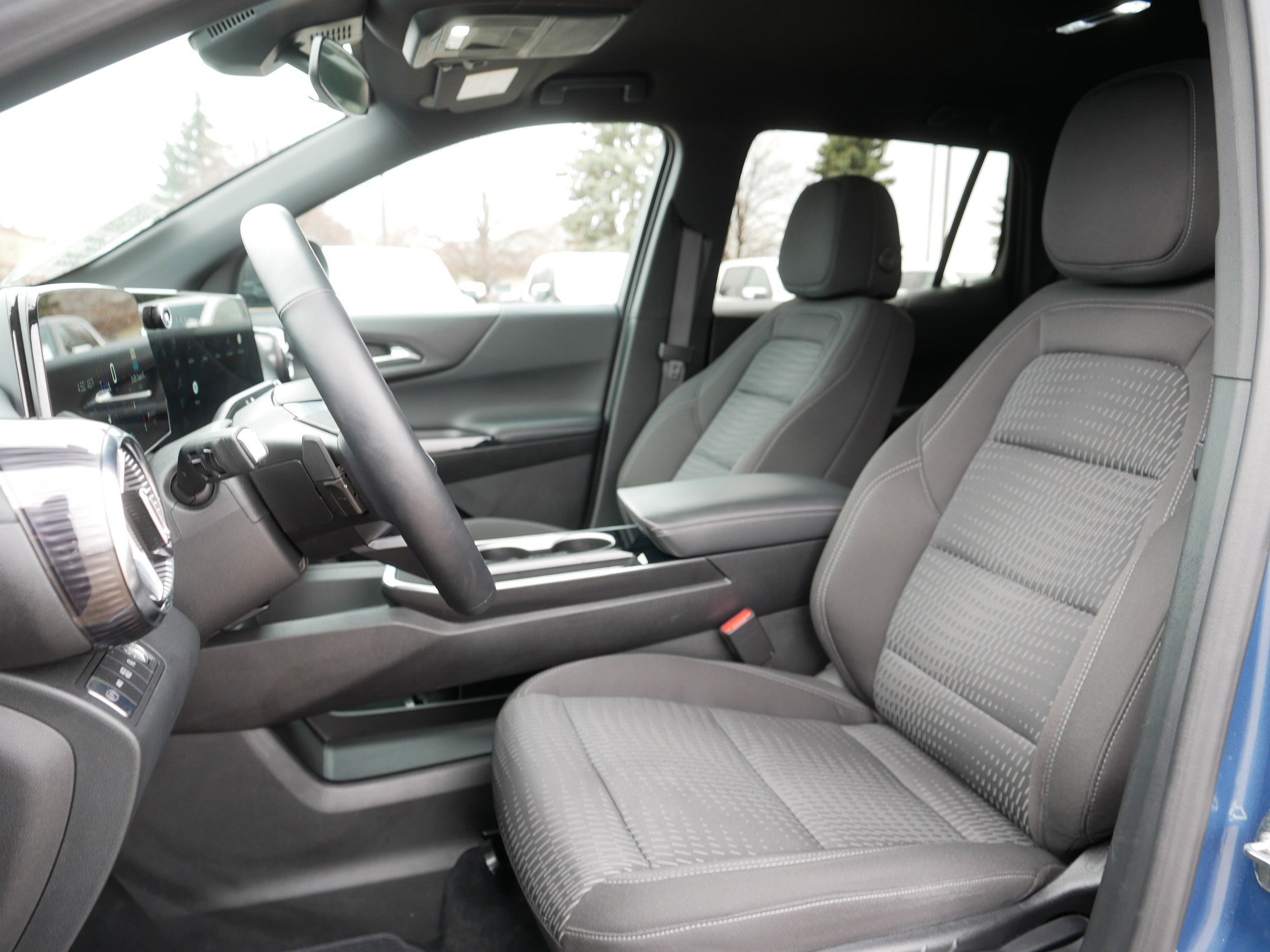 Used 2025 Chevrolet Equinox LT image 33