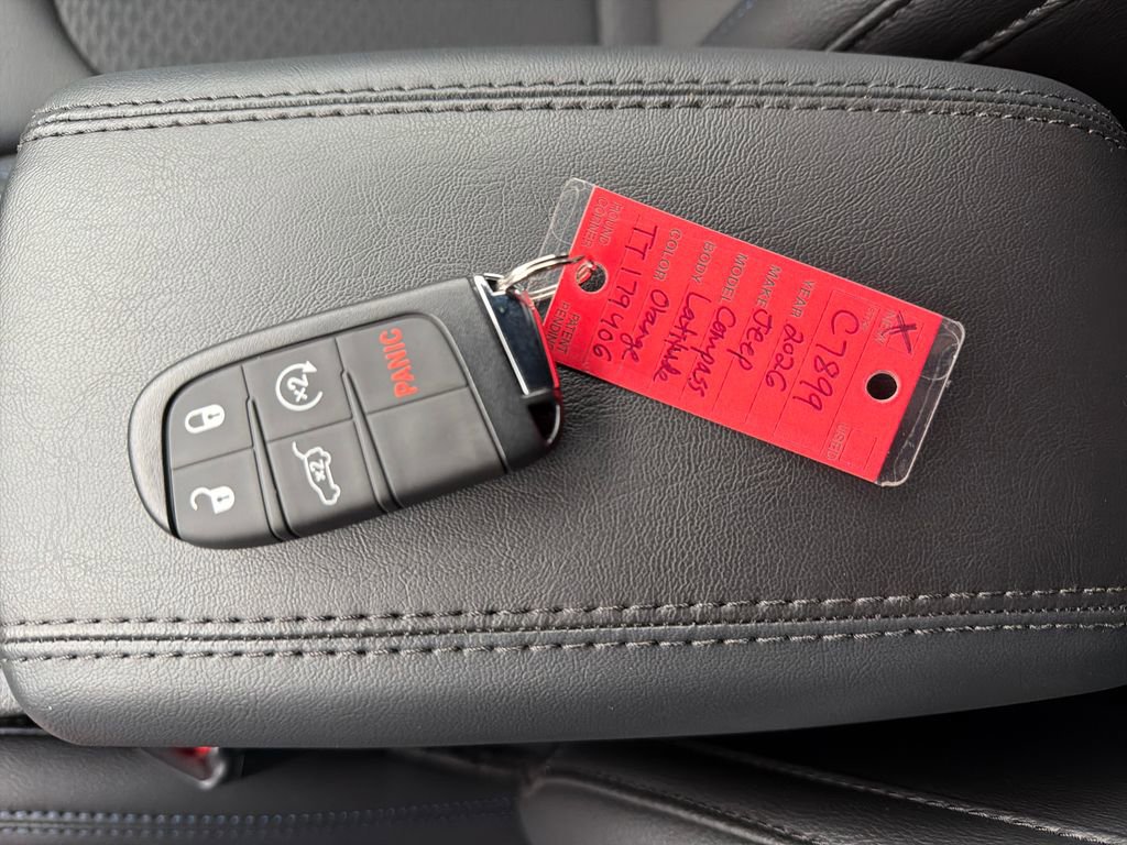 New 2026 Jeep Compass Latitude image 27