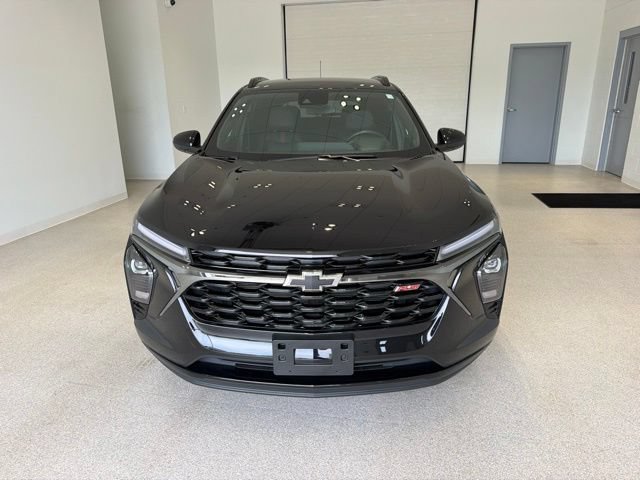 Certified 2025 Chevrolet Trax RS w/ Driver Confidence Package FWD image 2