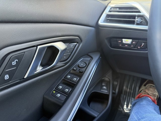 Used 2025 BMW 330i xDrive Sedan w/ Convenience Package image 7