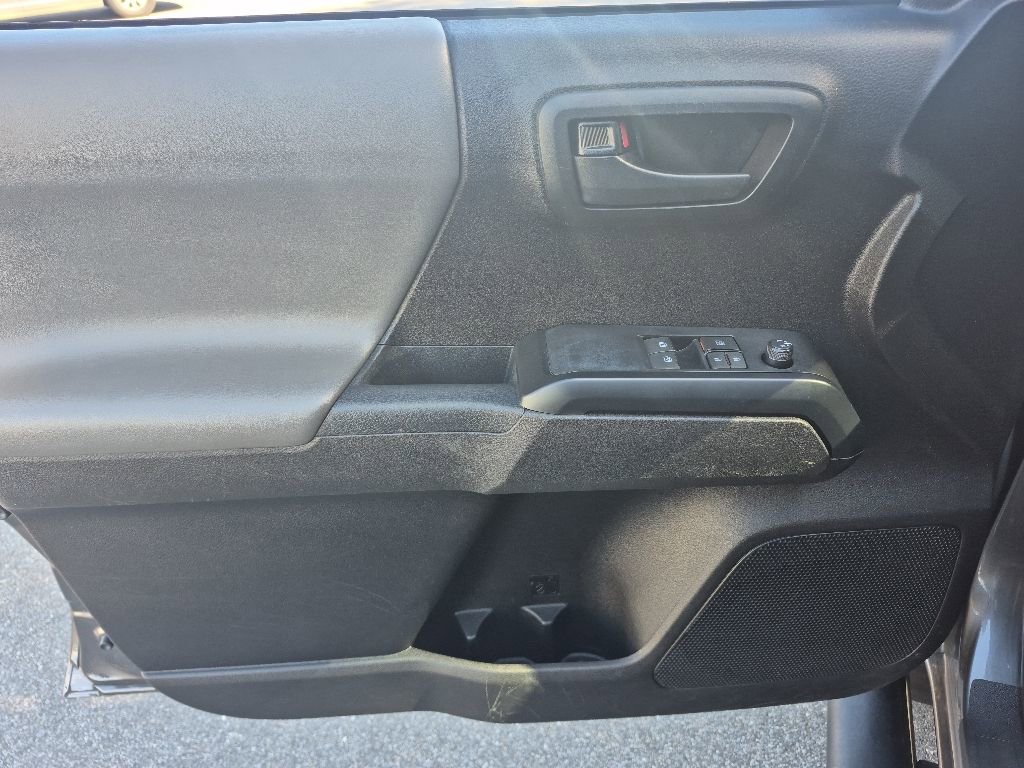 Used 2021 Toyota Tacoma SR w/ SX Package AWD/4WD image 15